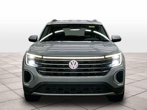 Used 2024 Volkswagen Atlas SE AWD/4WD image 3