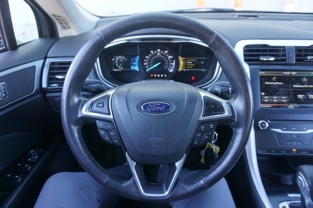 Used 2014 Ford Fusion SE FWD image 3