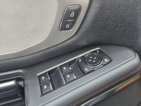 New 2025 Ford Expedition Active image 17