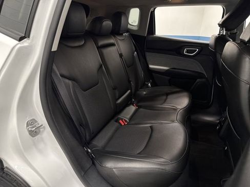 Used 2022 Jeep Compass Latitude image 28