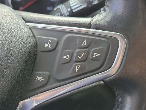 Used 2019 Chevrolet Equinox LT w/ Driver Convenience Package image 24