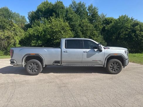 Used 2026 GMC Sierra 3500 AT4 w/ AT4 Premium Plus Package AWD/4WD image 3