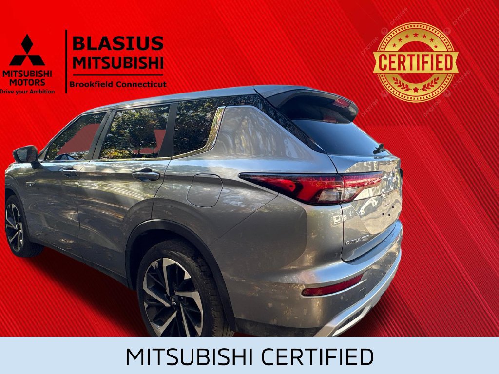 Used 2023 Mitsubishi Outlander 4WD Plug-In Hybrid image 13
