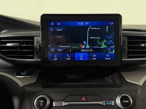 Used 2020 Ford Explorer XLT w/ Equipment Group 202A AWD/4WD image 23