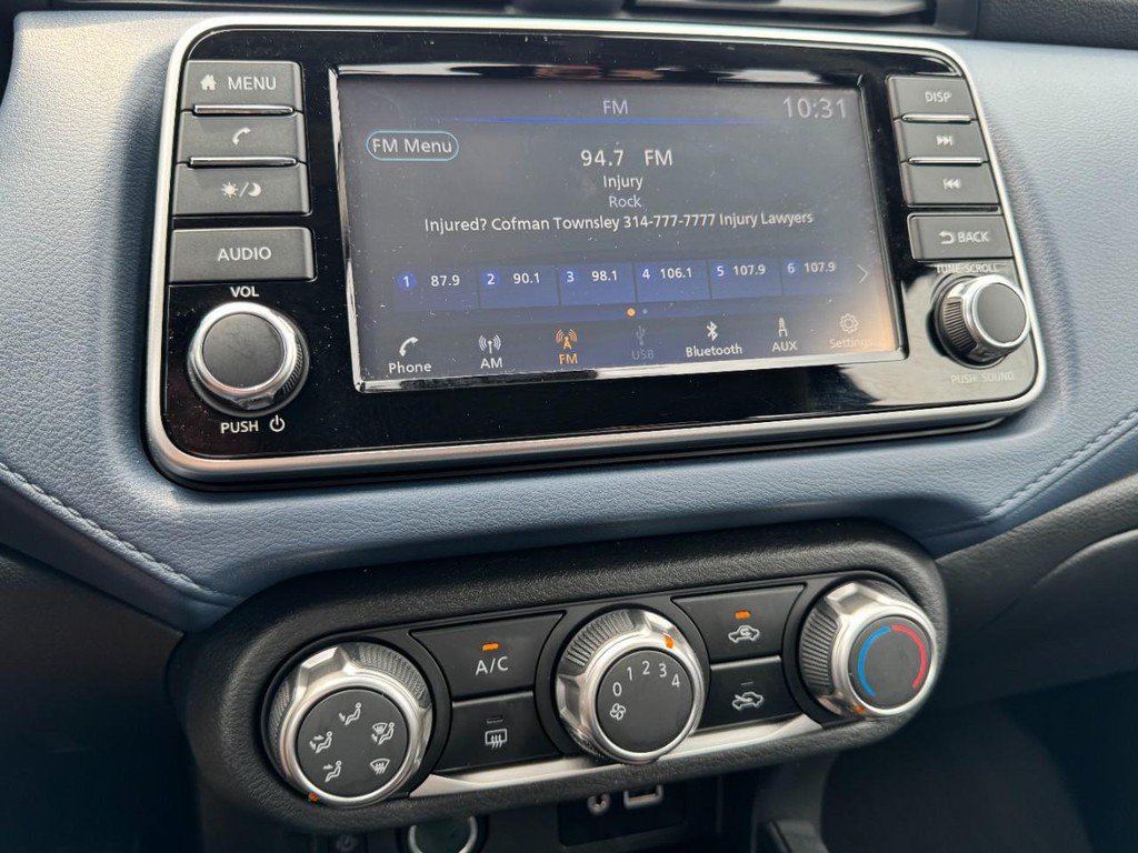 Used 2025 Nissan Versa SV FWD image 18