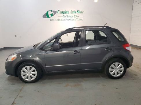 Used 2010 Suzuki SX4 AWD Hatchback image 3
