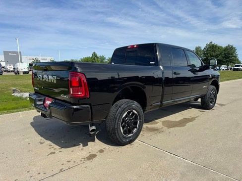 New 2026 RAM 2500 Laramie AWD/4WD image 7
