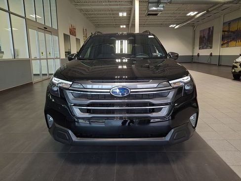Certified 2025 Subaru Forester Premium w/ Convenience Package #1 AWD/4WD image 3