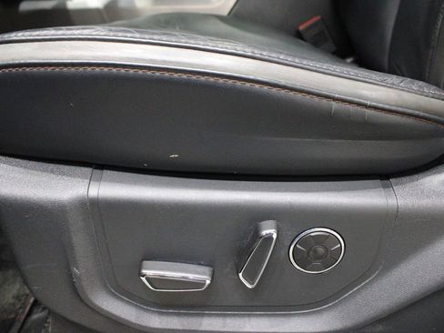 Used 2022 Ford F350 Platinum w/ FX4 Off-Road Package AWD/4WD image 23