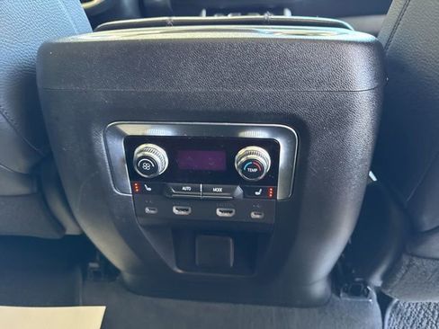 Used 2021 GMC Yukon Denali w/ Denali Ultimate Package AWD/4WD image 31