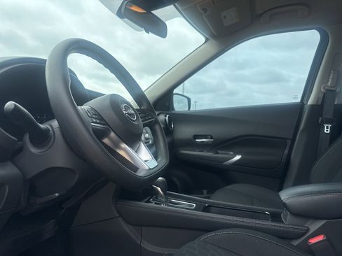 Used 2023 Nissan Kicks SV FWD image 38