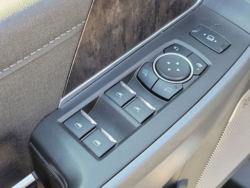 Used 2023 Ford F350 Lariat w/ Lariat Ultimate Package AWD/4WD image 19