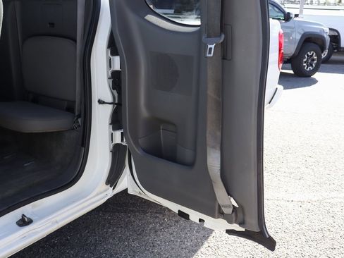 Used 2018 Nissan Frontier S image 20