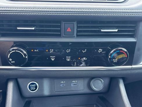 Used 2023 Nissan Rogue S image 22