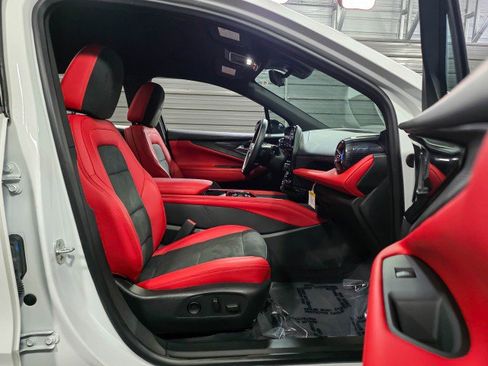 Used 2024 Chevrolet Blazer EV RS image 13