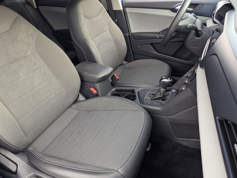 Used 2022 Volkswagen Taos SE w/ IQ.Drive SE Package image 8