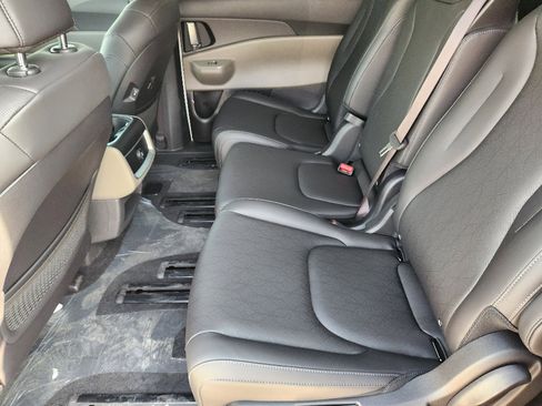 New 2026 Kia Carnival EX image 19