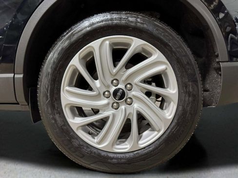 Certified 2023 Lincoln Corsair FWD w/ Rear Removable Package Tray image 25