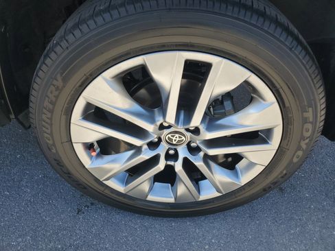 Used 2023 Toyota RAV4 Limited image 9