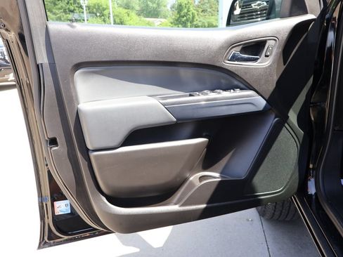 Used 2019 Chevrolet Colorado Z71 AWD/4WD image 10
