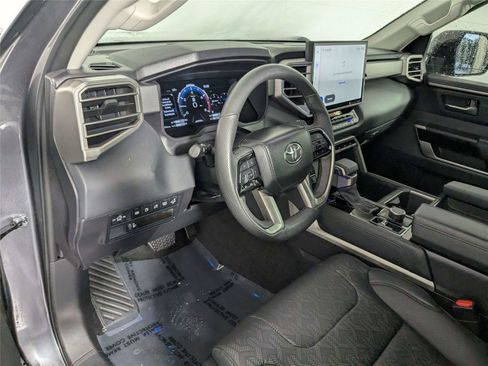 Used 2024 Toyota Tundra Limited AWD/4WD image 10
