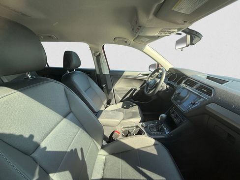 Used 2020 Volkswagen Tiguan SE image 10