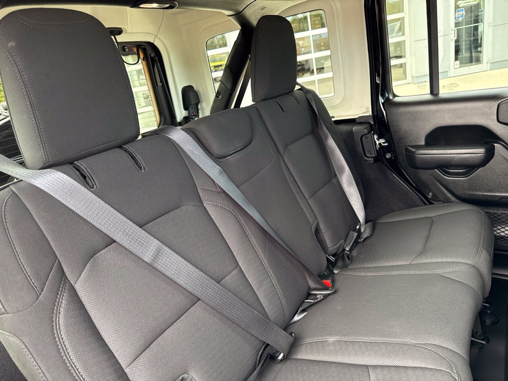 Used 2022 Jeep Wrangler Unlimited Sport AWD/4WD image 27