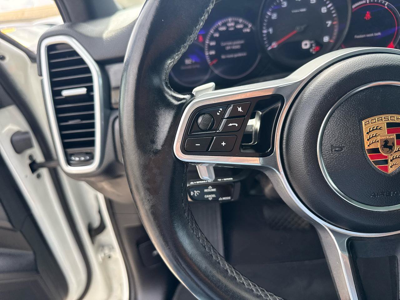 Used 2019 Porsche Cayenne AWD/4WD image 17