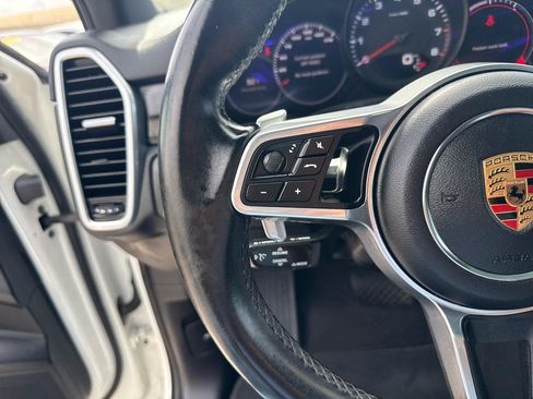 Used 2019 Porsche Cayenne AWD/4WD image 17