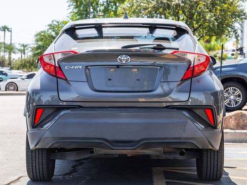 Used 2021 Toyota C-HR LE image 5