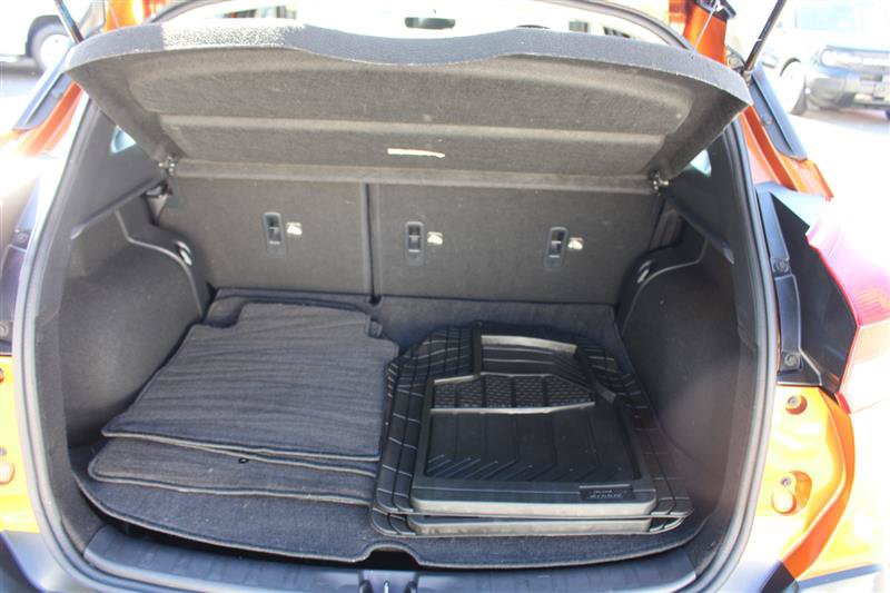 Used 2019 Nissan Kicks SR w/ SR Premium Package FWD image 13