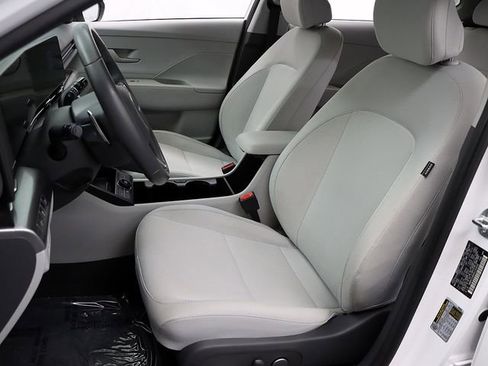 Used 2024 Hyundai Kona SEL w/ Convenience Package FWD image 9