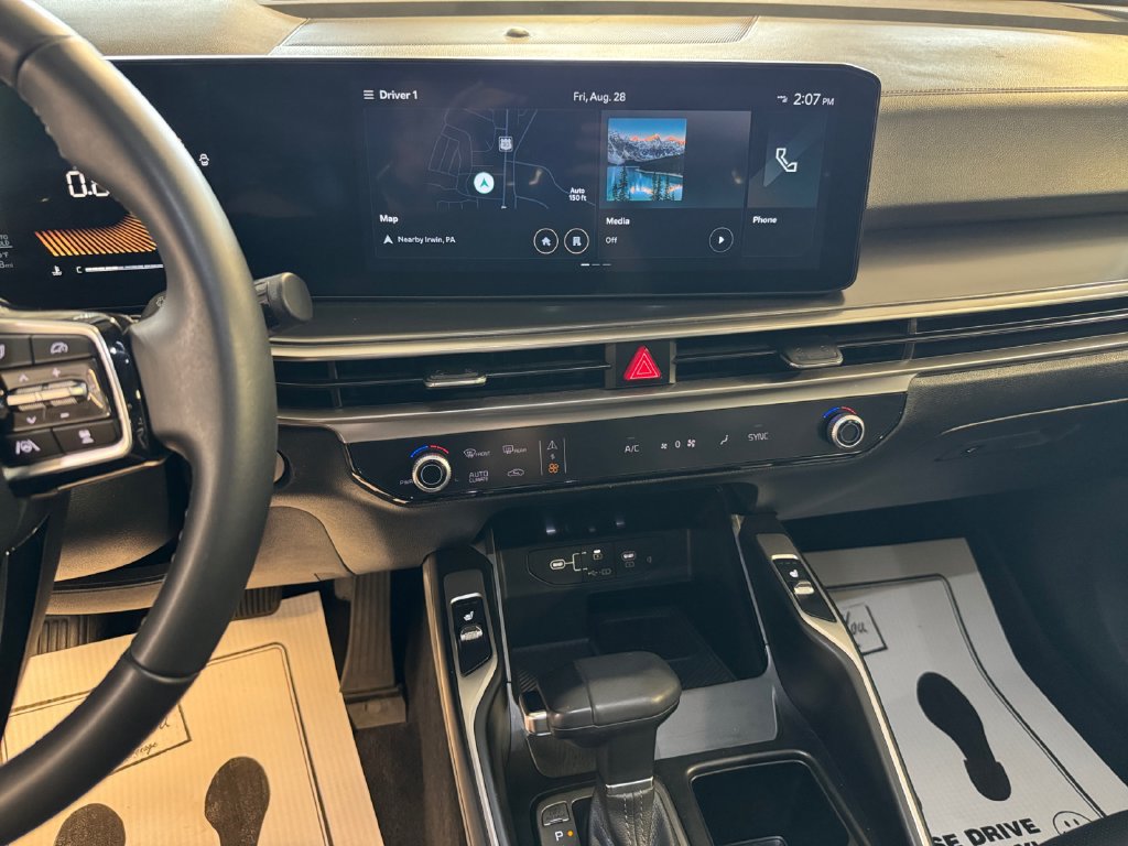 Certified 2024 Kia Sorento S w/ Panoramic Sunroof Package AWD/4WD image 22