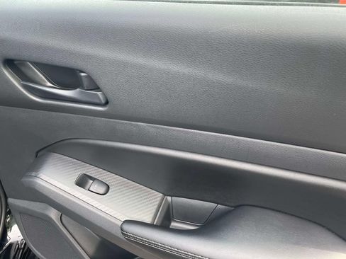 Used 2025 Nissan Altima 2.5 SV FWD image 11