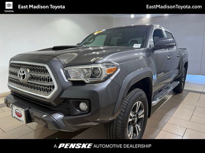 Used 2017 Toyota Tacoma TRD Sport w/ Tow Package (A/T)