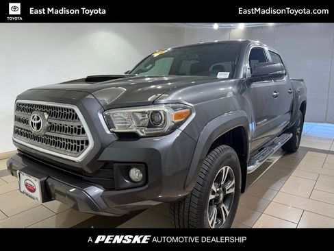 Used 2017 Toyota Tacoma TRD Sport w/ Tow Package (A/T) AWD/4WD image 1