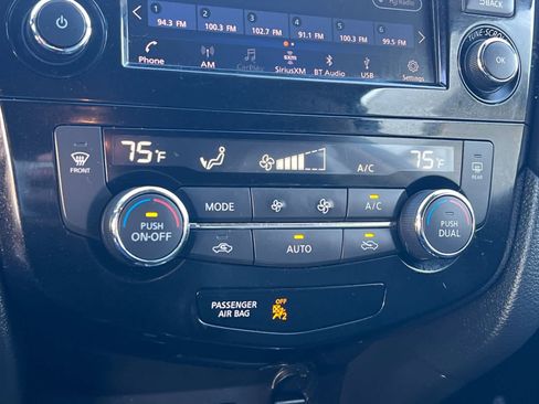 Used 2019 Nissan Rogue SL image 21