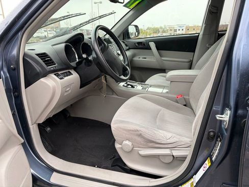 Used 2012 Toyota Highlander 4WD w/ Tow Pkg image 9