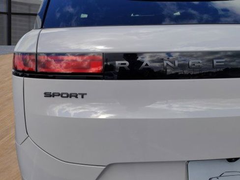New 2026 Land Rover Range Rover Sport Dynamic SE image 18