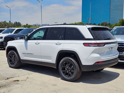 New 2026 Jeep Grand Cherokee Altitude RWD image 5