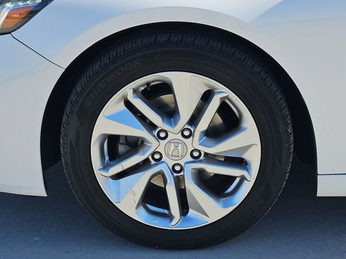 Used 2019 Honda Accord LX image 9