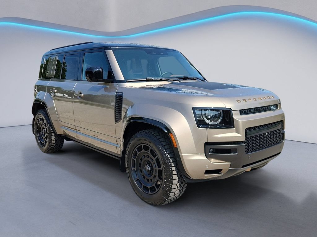 Used 2025 Land Rover Defender 110 AWD/4WD image 7