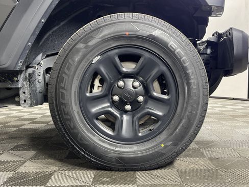 Used 2024 Jeep Gladiator Sport image 8