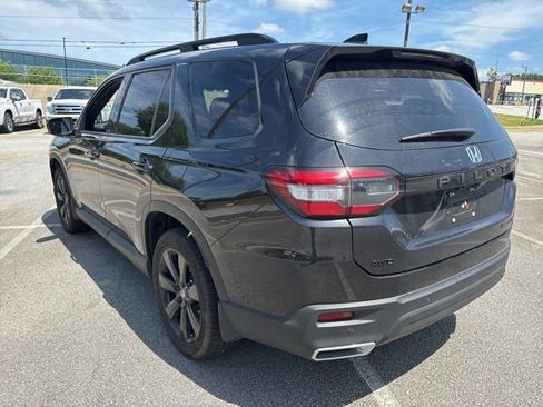 Used 2025 Honda Pilot Black Edition image 3