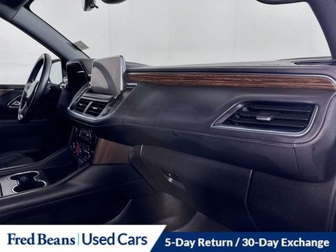 Used 2023 Chevrolet Suburban High Country image 34