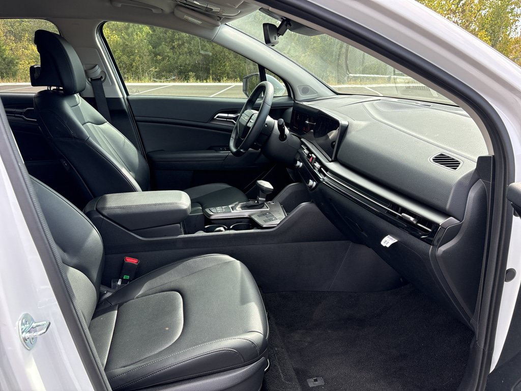 Certified 2026 Kia Sportage EX FWD image 15