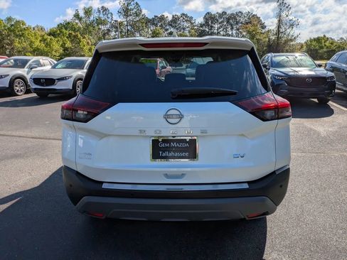 Used 2023 Nissan Rogue SV image 5