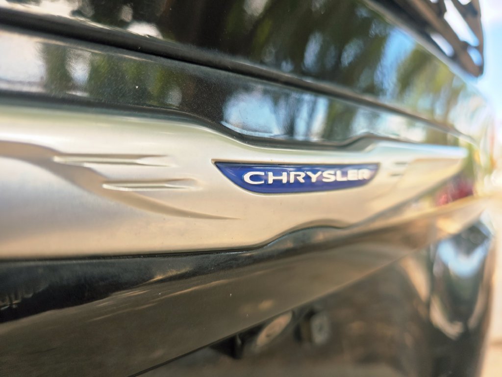 Used 2020 Chrysler Pacifica Limited FWD image 23