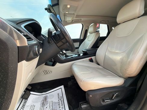 Used 2017 Ford Edge Titanium w/ Equipment Group 301A AWD/4WD image 13