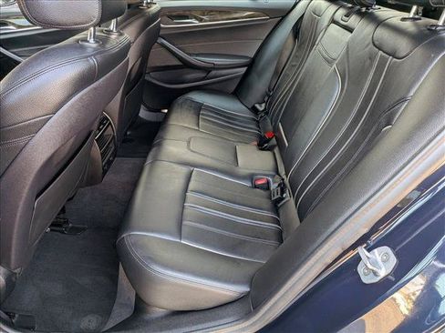 Used 2018 BMW 530e w/ Premium Package 2 RWD image 18